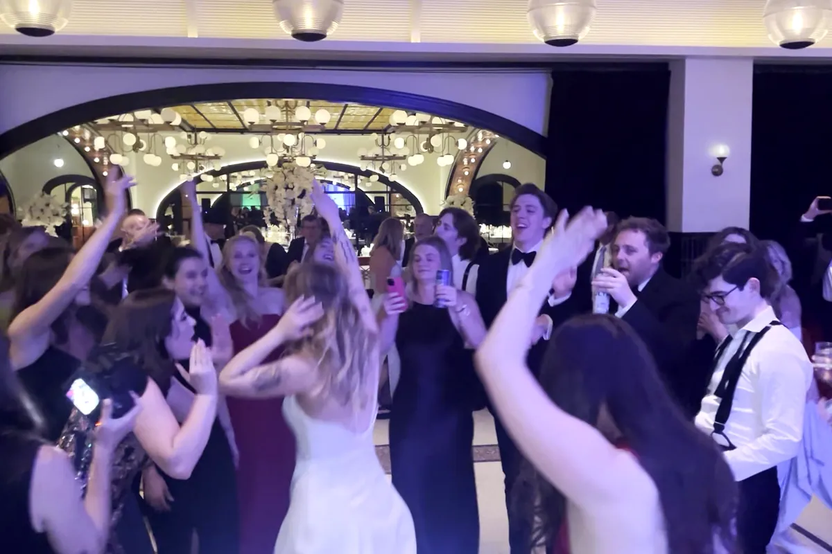 Black tie, no chairs